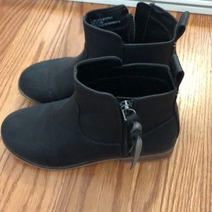 Girls Black short boots